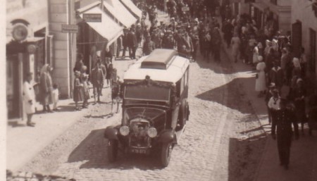 Eines der beiden Rettungfahrzeuge der FF Hartberg Bj 1933, ab 1941 wurde es vom DRK übernommen 